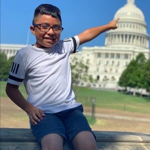 Meet your Posher, Levi